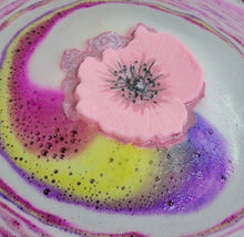 Load image into Gallery viewer, Princess Louise Poppy Bath Bomb